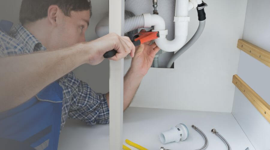 Expert burst pipe repair services in Palmer, IL